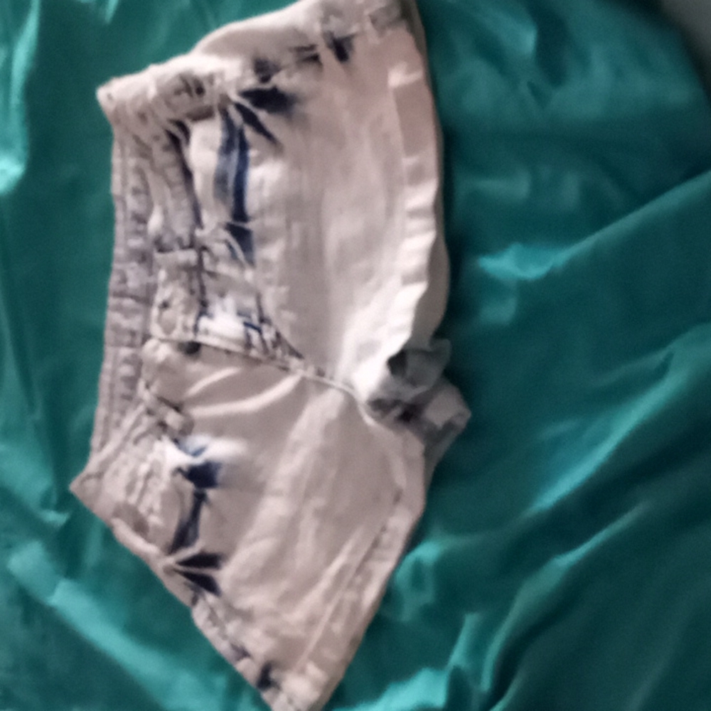 Wallflower shorts